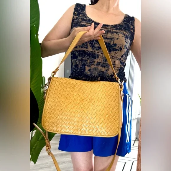 Cole Haan Elegant Tan Yellow Woven Shoulder Bag crossbody - Picture 10 of 11
